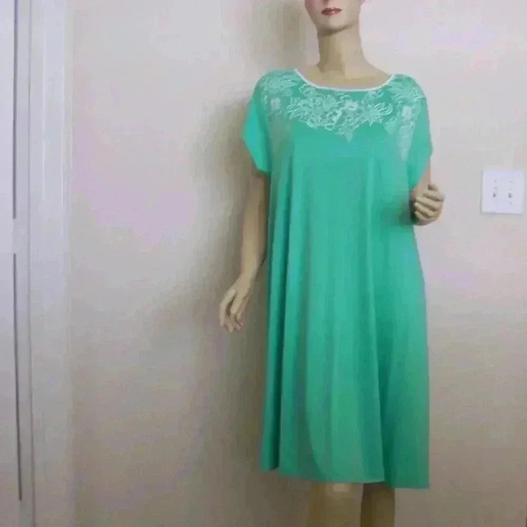 Ruby Rd. Dresses & Skirts - DRESS GREEN WITH WHITE FRONT MOTIF BY RUBY RED